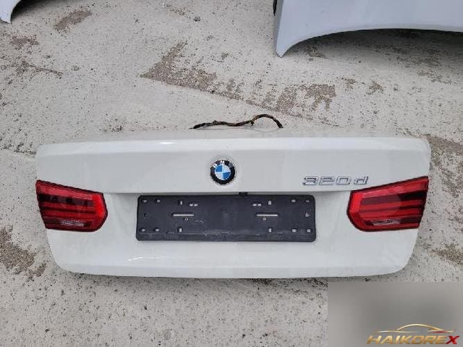 BMW 3 Series 2017 — крышка багажника