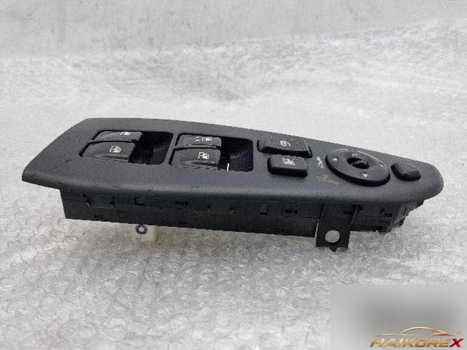 Hyundai Avante 2007 — выключатель стеклоподъемника 93570-2H0009P