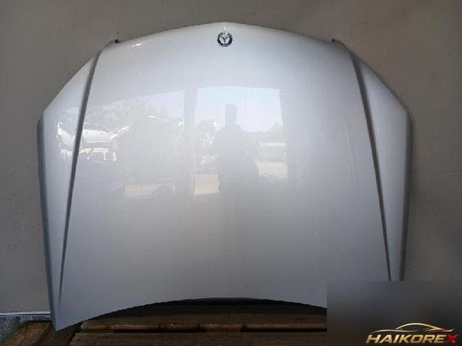 Mercedes-Benz C-Class W204 2010 — капот