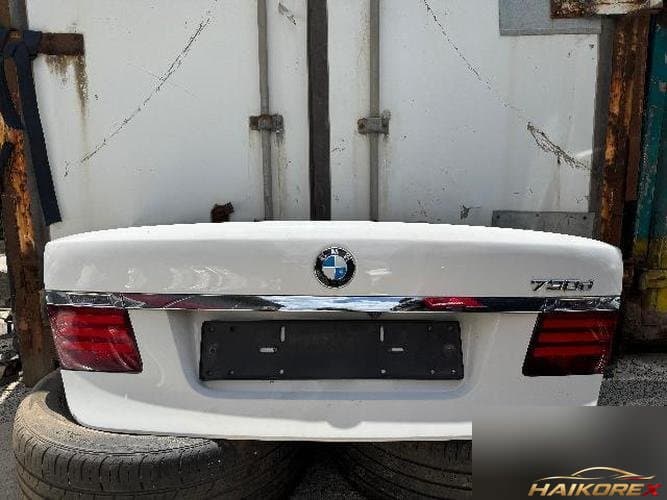 BMW 7 Series 2013 — крышка багажника электрическая