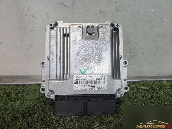 Jaguar XE 2016 — блок управления двигателем ECU GX73-12C520-FAF