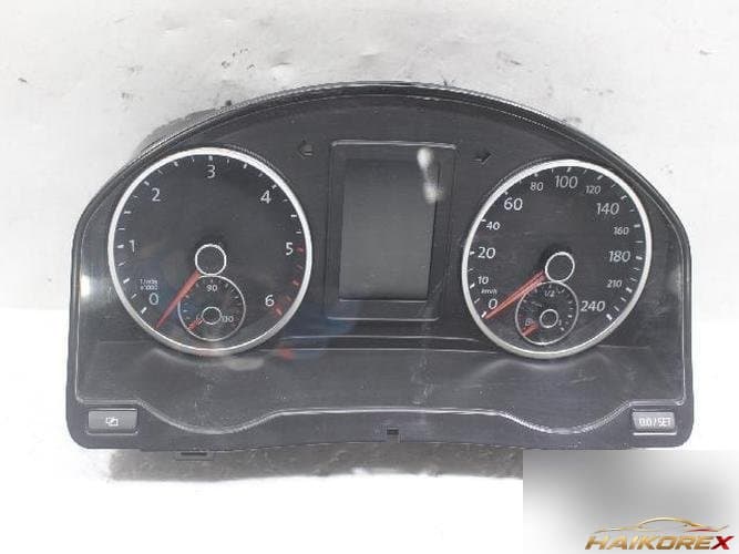 Volkswagen Tiguan 2010 — приборная панель 5N0920871B
