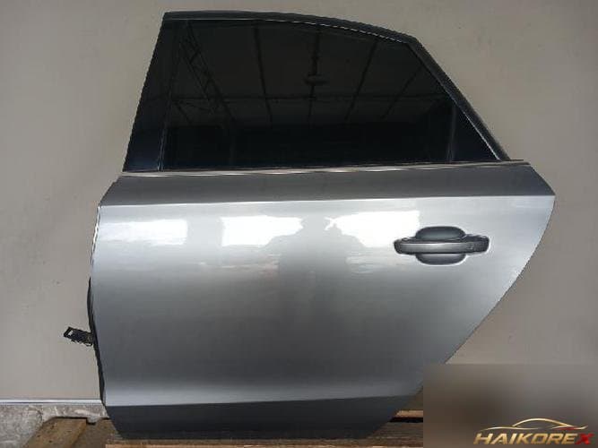 Audi A8 2011 — дверь задняя левая