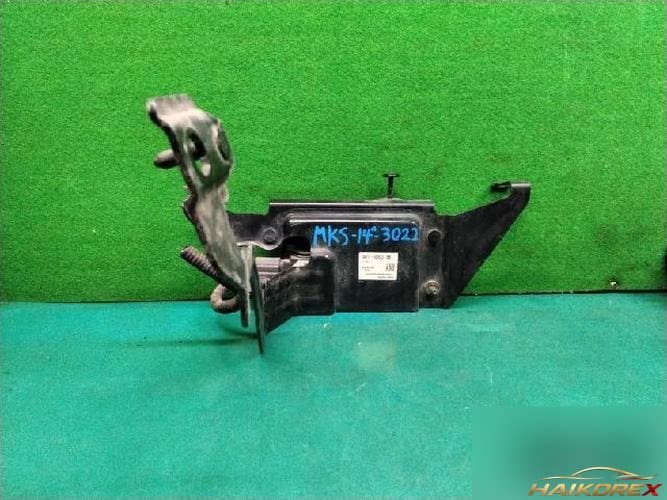 Ford MKS 2014 — модуль радара DG1T-9G768-BB с кронштейном