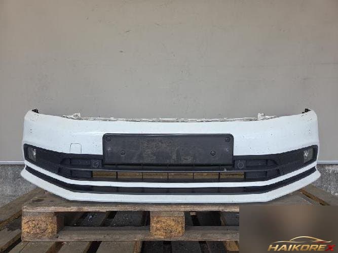 Volkswagen Jetta 2015 — передний бампер