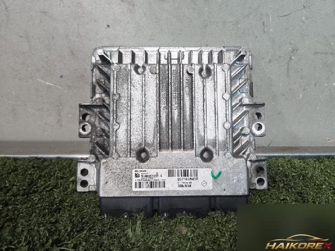 Renault SM5 2015 — блок управления ECU 237103843R