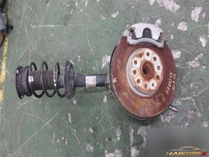 Audi A3 2020 — передний кулак (правый) 5Q0407254A