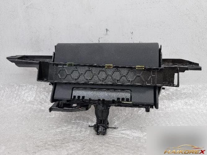 Audi A6 2014 — монитор 4G1919601N