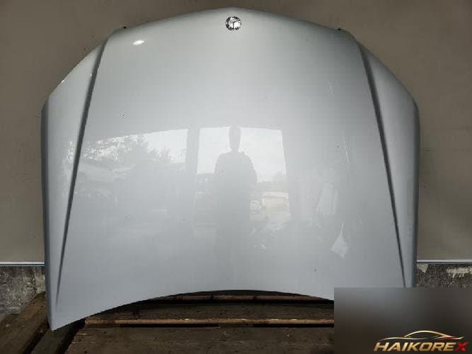 Mercedes-Benz C-Class W204 2010 — капот