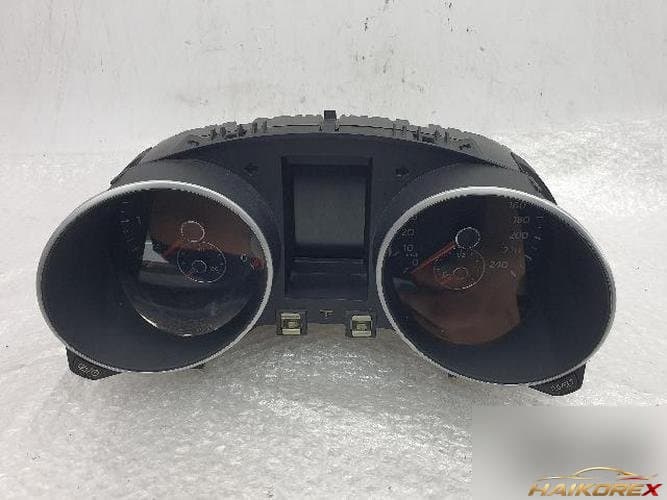 Volkswagen Golf 2013 — приборная панель (дизель) 5K0920873A