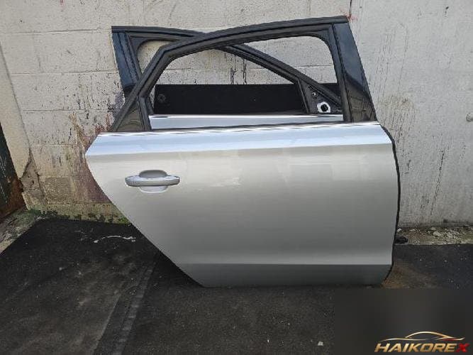 Audi A8 2012 — дверь задняя правая 335