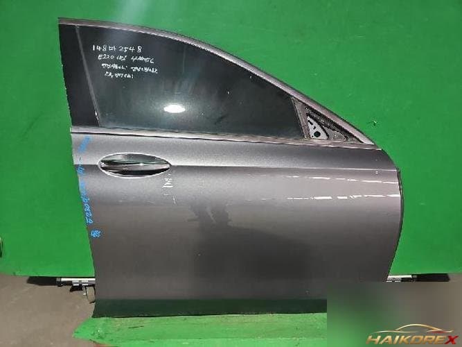 Mercedes-Benz E-класс 2017 — передняя дверь правая A2137200205