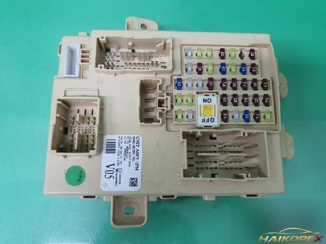 Hyundai Grandeur 2011 — блок предохранителей (подкапотный) 95400-3V050