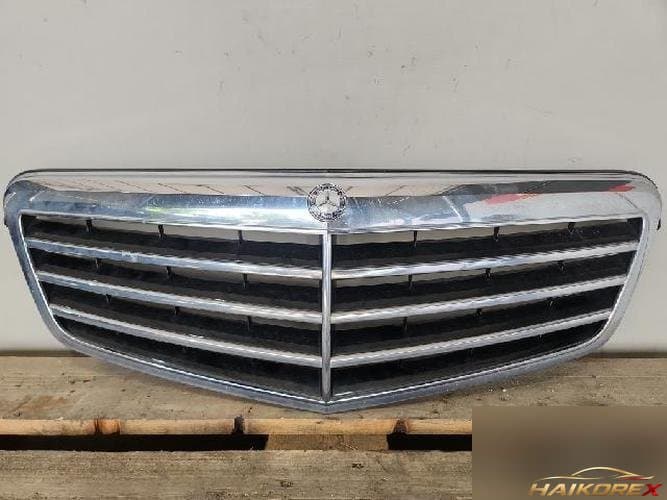 Mercedes-Benz E-Class W212 2013 — решётка радиатора A2128801083