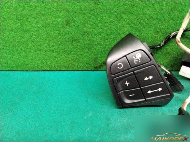 Volvo S60 2016 — кнопка/переключатель руля левый