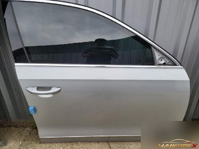 Volkswagen Passat 2014 — передняя дверь правая