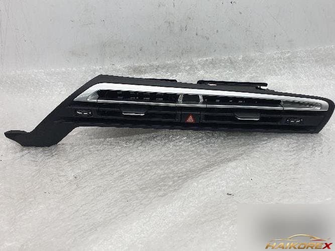 Citroen C4 2015 — центральный дефлектор обдува 996 779 731 7A