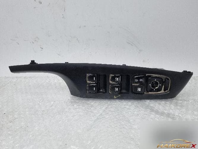 Hyundai Grandeur 2012 — кнопка стеклоподъемника водителя 93570-3V021RY