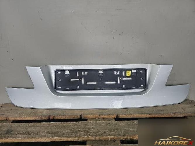 BMW 7 Series 2010 крышка багажника