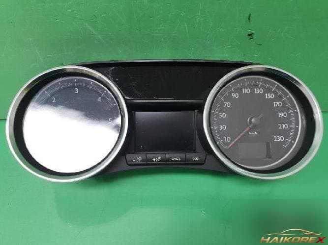 Peugeot 508 2013 — приборная панель 9800420680