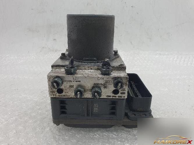 Audi A6 2014 — блок ABS 4G0 907 379 L 1