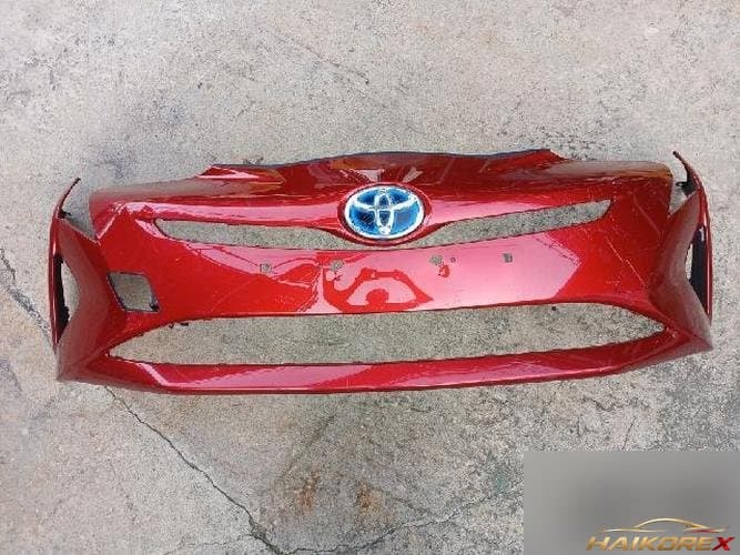 Toyota Prius 2017 — передний бампер