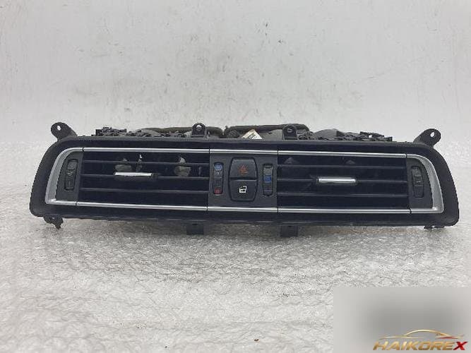 BMW 7 Series 2010 — центральный воздухораспределитель 6422 9115859-05