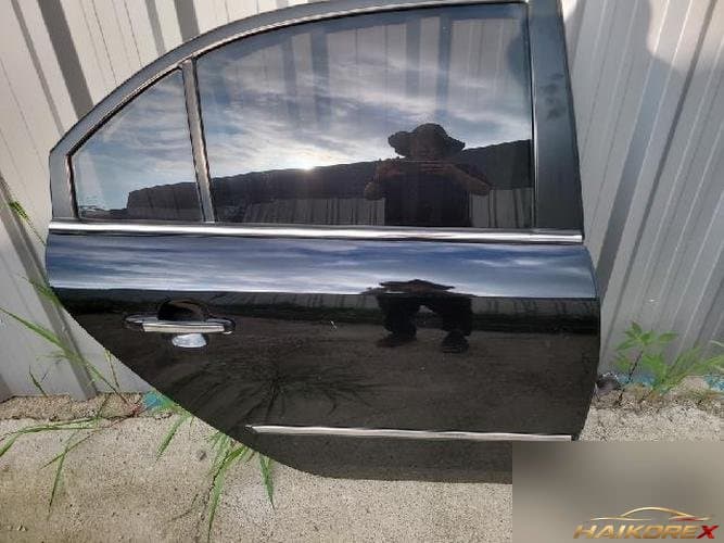 Hyundai Sonata 2009 — дверь задняя правая (пассажирская) в сборе с обивкой