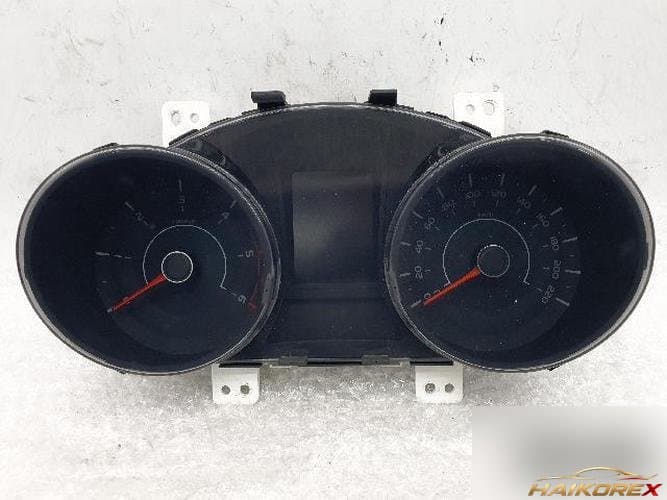 KG Mobility Tivoli 2016 — панель приборов 80210-35020