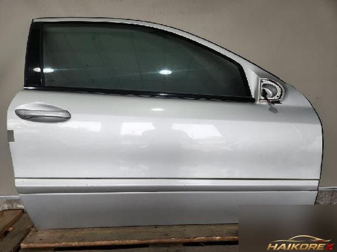 Mercedes-Benz C-класс 2002 — передняя дверь правая
