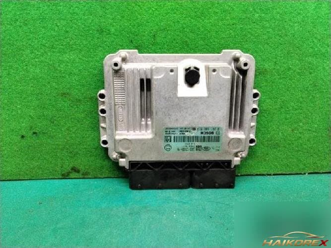 Jaguar XF 2015 — блок управления двигателем ECU EW93-12B684-MA