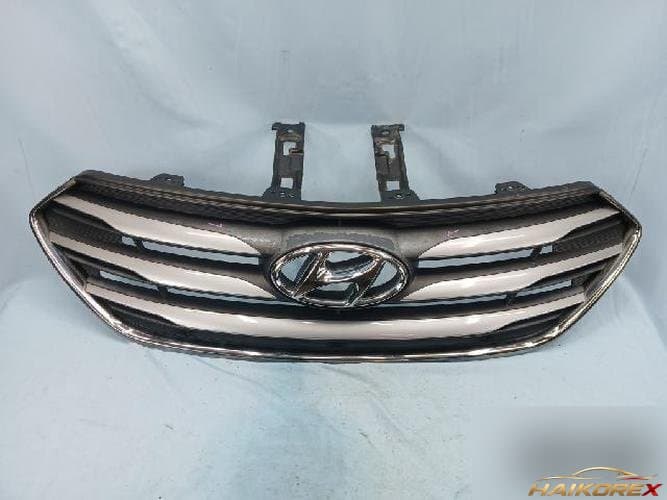 Hyundai Santa Fe 2016 — решётка радиатора передняя