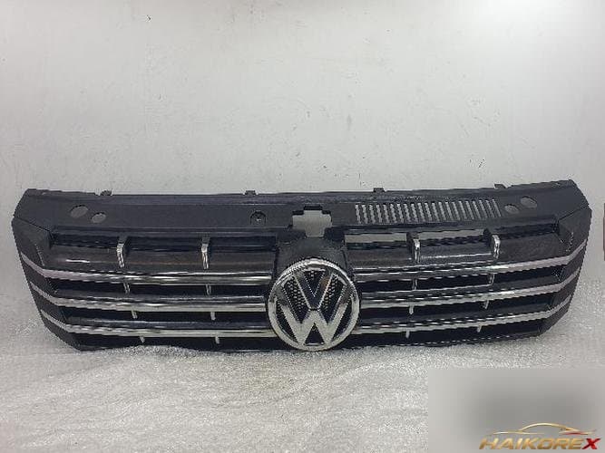 Volkswagen Passat 2015 — решётка радиатора 561 853 651 B