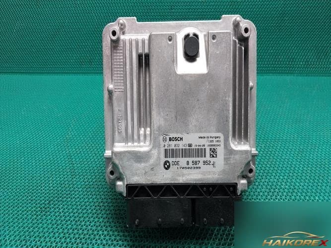 BMW 3 Series 2014 — блок управления двигателем ECU 858795201