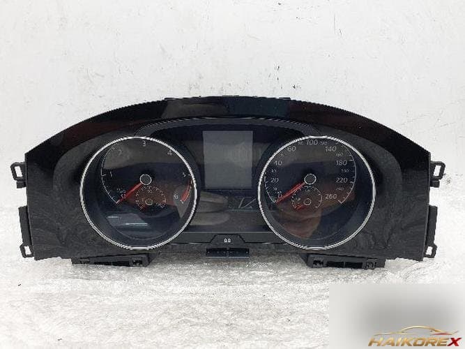 Volkswagen Golf 2015 — приборная панель 5G1 920 641