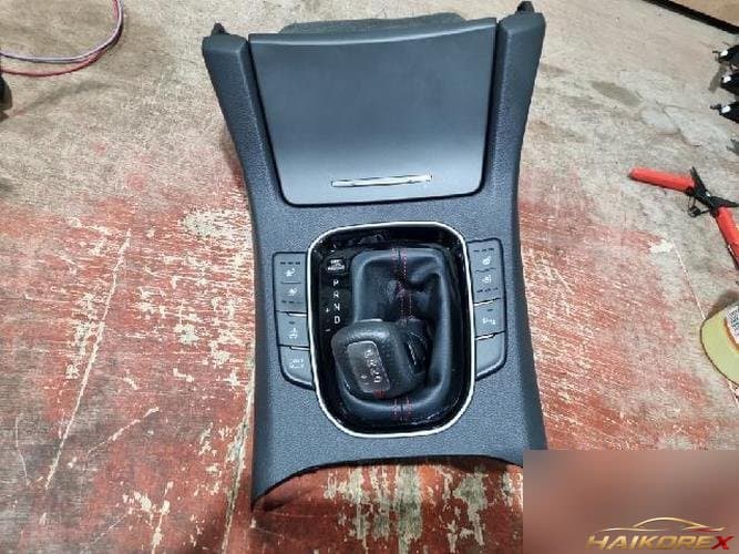 Hyundai i30 2019 — консоль (коробка)