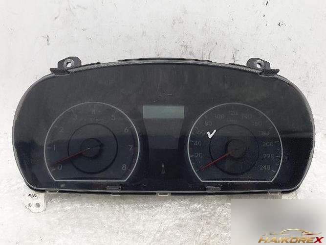 Hyundai i30 2011 — панель приборов