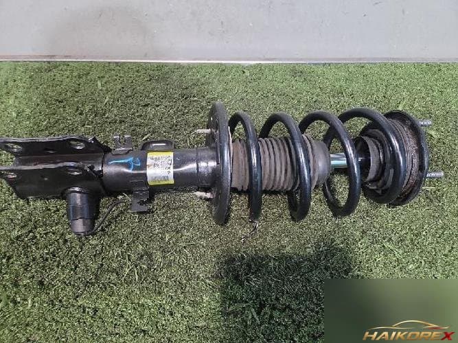 Ford MKS 2013 — амортизатор передний правый DA53 18B060