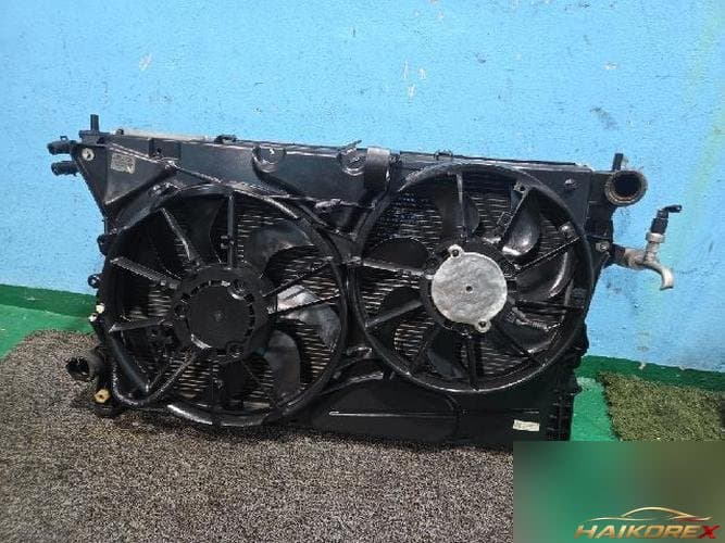 Ford MKS 2013 — радиатор DG13 8005 FA