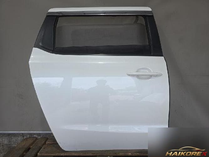 Kia Carnival 2017 — задняя правая дверь