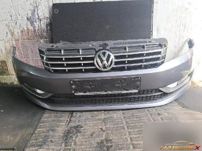 Volkswagen Passat 2015 — передний бампер