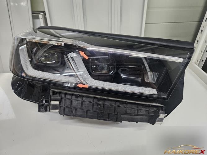 BMW 5 Series 2023 — фара передняя правая 63115A38902
