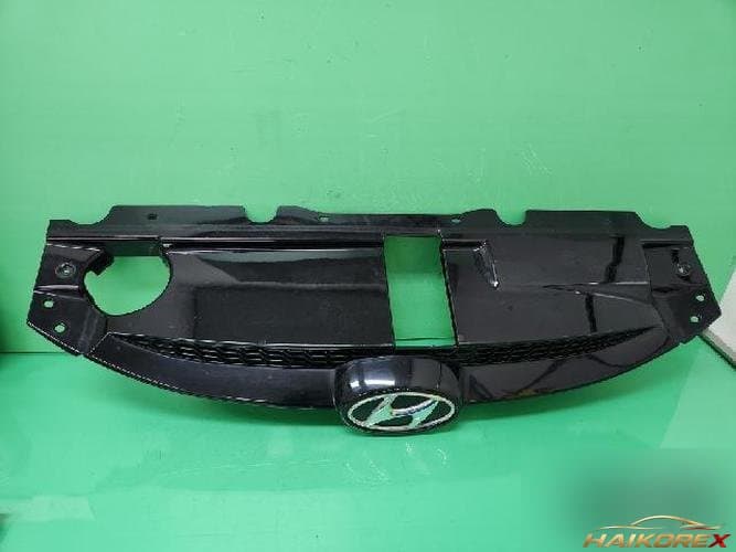 Hyundai Tucson 2010 — решетка радиатора 86351-2S100
