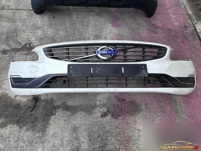 Volvo S60 2014 — передний бампер