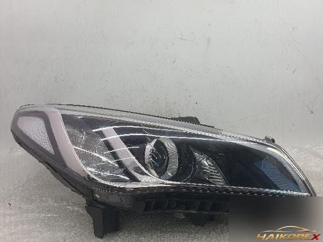 Hyundai Sonata 2015 — фара правая 92102-C10XX