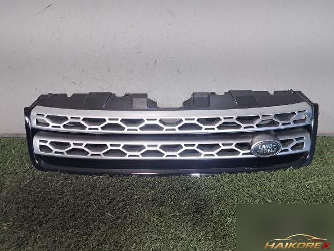 Land Rover Discovery 2016 — решётка радиатора FK72-BA100-CAW