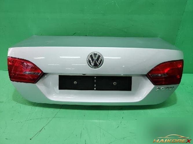 Volkswagen Jetta 2013 — крышка багажника