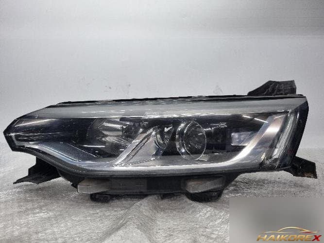 Renault SM6 2019 — фара левая 260609307R