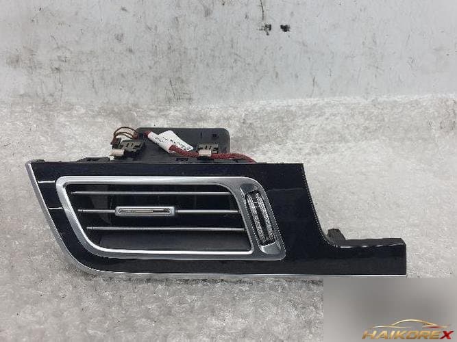 Mercedes-Benz E-Class 2015 — дефлектор воздуховода левый (A2124404050)