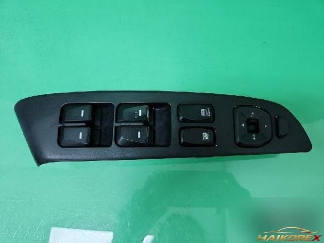 Hyundai Tucson 2010 — переключатель стеклоподъемника 1